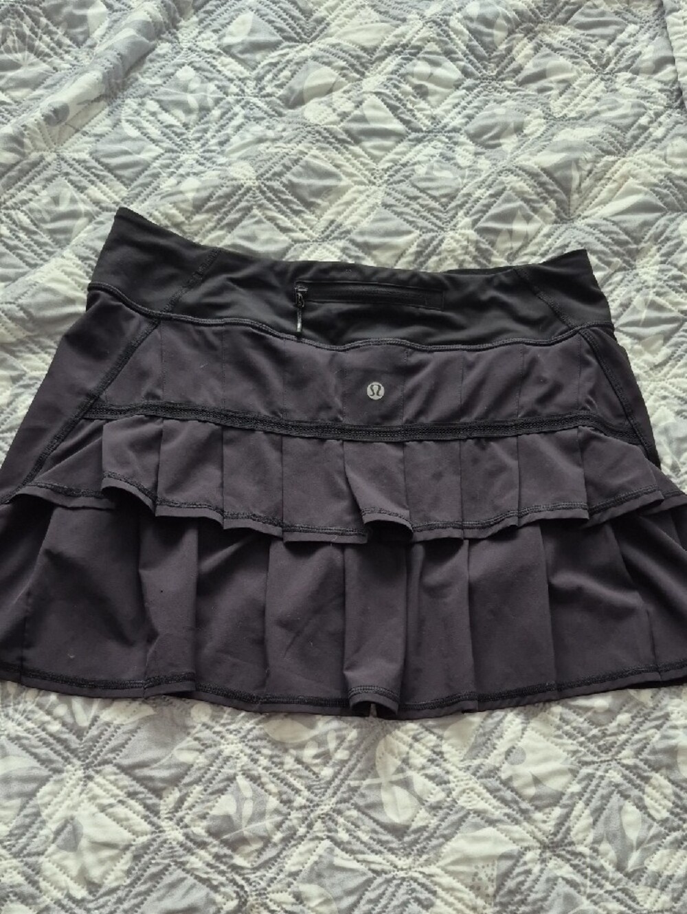 LULULEMON Black Active Skort - SIZE 6